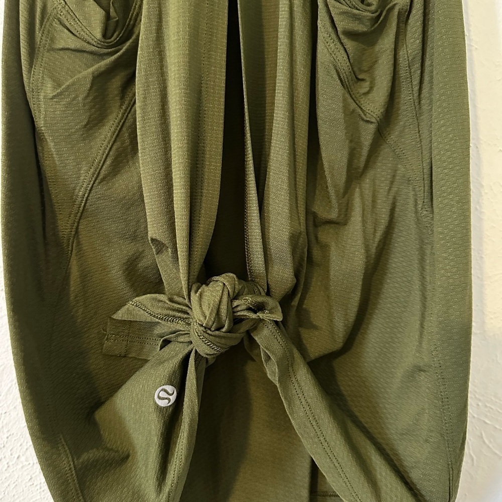 Lululemon Two With One Singlet
Dark Olive​​​​ - Picture 10 of 10